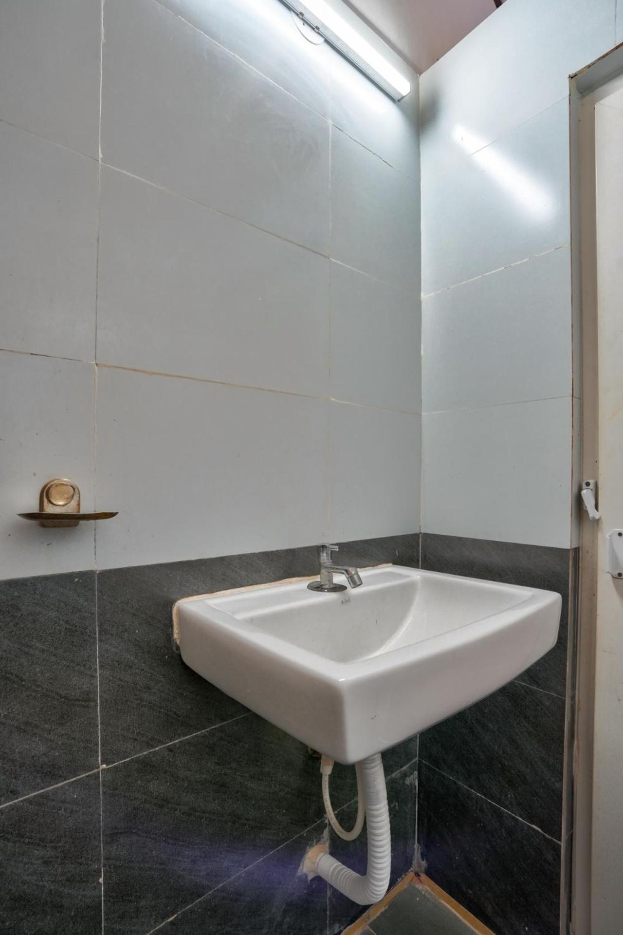 Golden Rice Resort & Cottages Кандолим Екстериор снимка